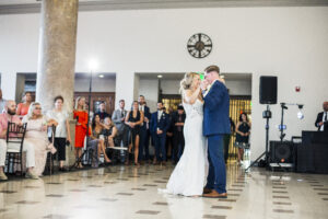 Choosing the right dance songs for weddings